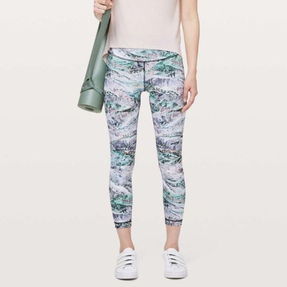 Lululemon Wunder Under High-Rise Tight 25" *Full-On Luxtreme
Springscape Multi - Picture 1 of 10